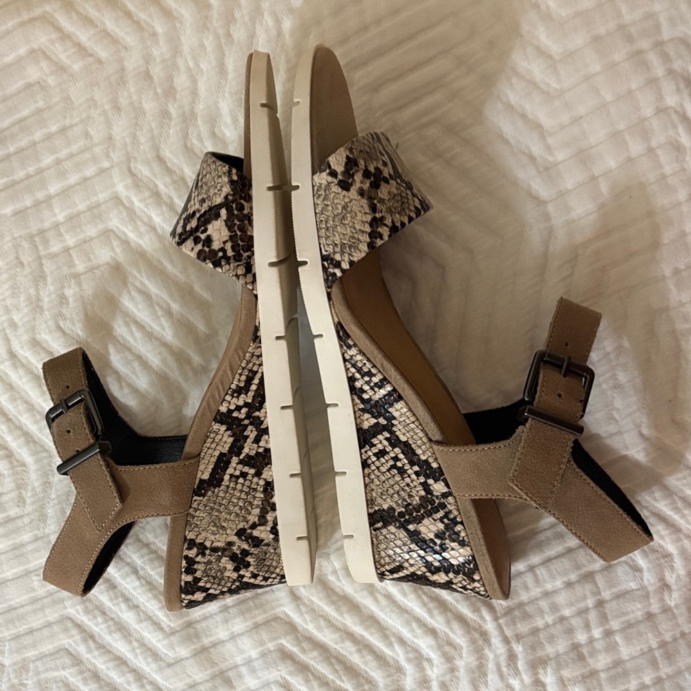 Snakeskin Patterned Wedge Sandals - image 4